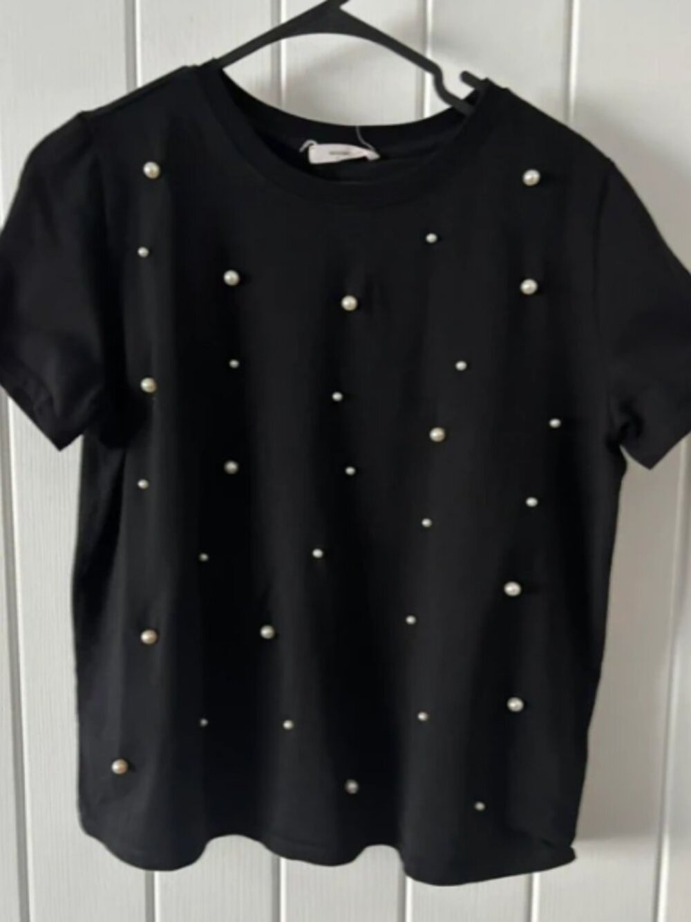 Reserved Black Bead Short Sleeve T-shirt